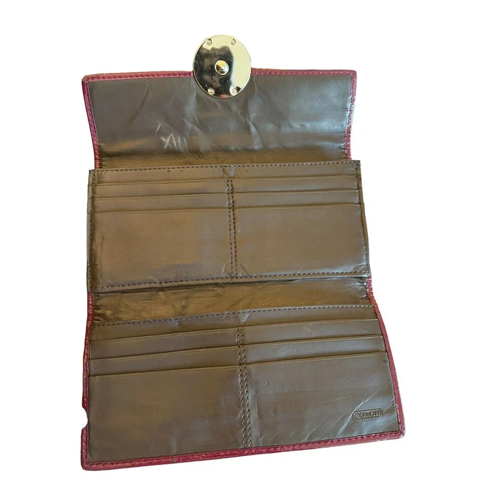 COACH Signature Canvas‎ Trifold Beige Wallet Trademark Buckle Closure